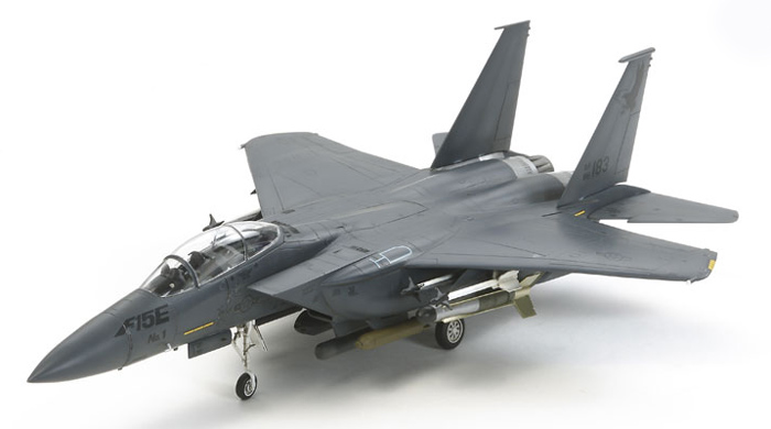 Модель - 1/72 F-15E Strike Eagle