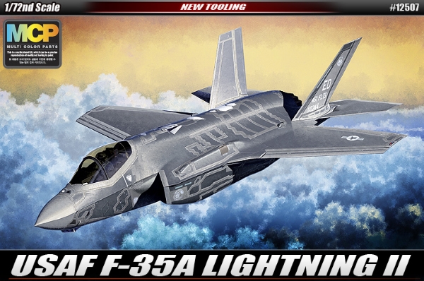 Самолет  F-35A Lightining II  (1:72)
